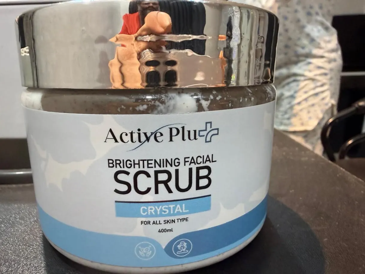 Active Plus Brightening Facial Scrub Crystal jar